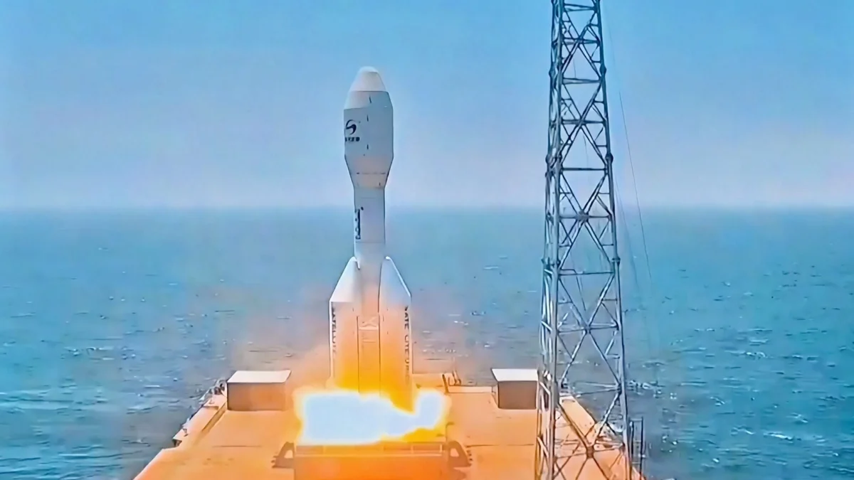 Gravity-1: China’s Potent Solid-Fuel Rocket Achieves Third Consecutive Mission Success, Bolstering Maritime Launch Capabilities
