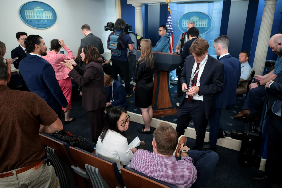 White House Bans CNN and MS NOW Journalists in Unprecedented Press Access Crackdown