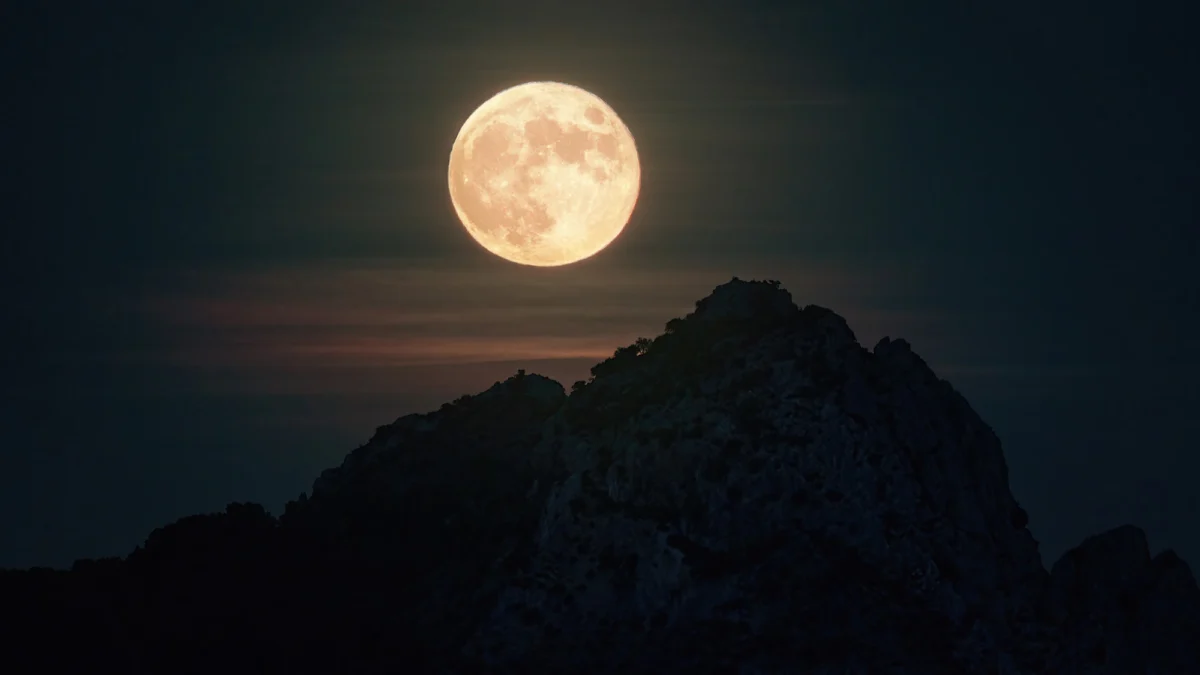 Stargazers Prepare for October’s Splendid Hunter’s Moon With Double Viewing Opportunity