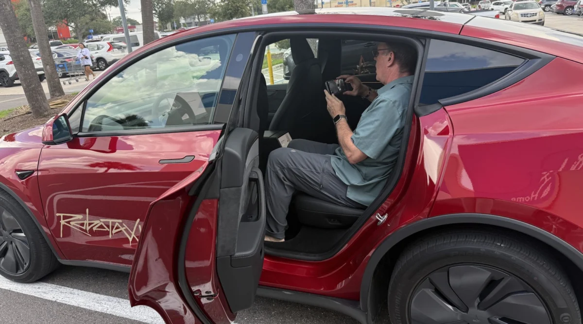 Tesla Surpasses Waymo in Austin Weekly Driverless Miles as Autonomous Race Accelerates
